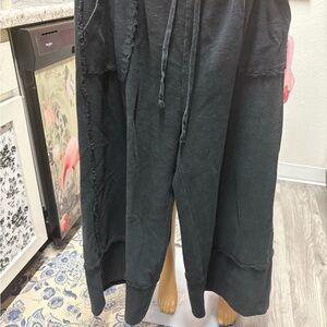 Easel Faded Black French Terry Cropped Pants L Taw Edge Details